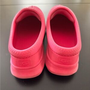 UGG  Bright Pink Slippers